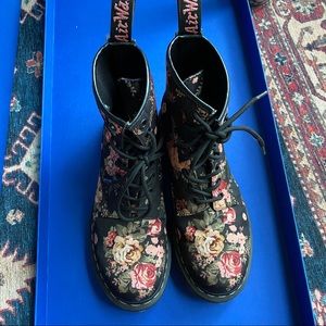 Dr. Martens 1460 boots 9